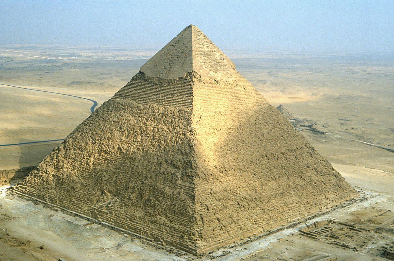 Marvelous Egyptian Pyramids Three Pyramid Of Khafre And The Great Pyramid Of Khufu And